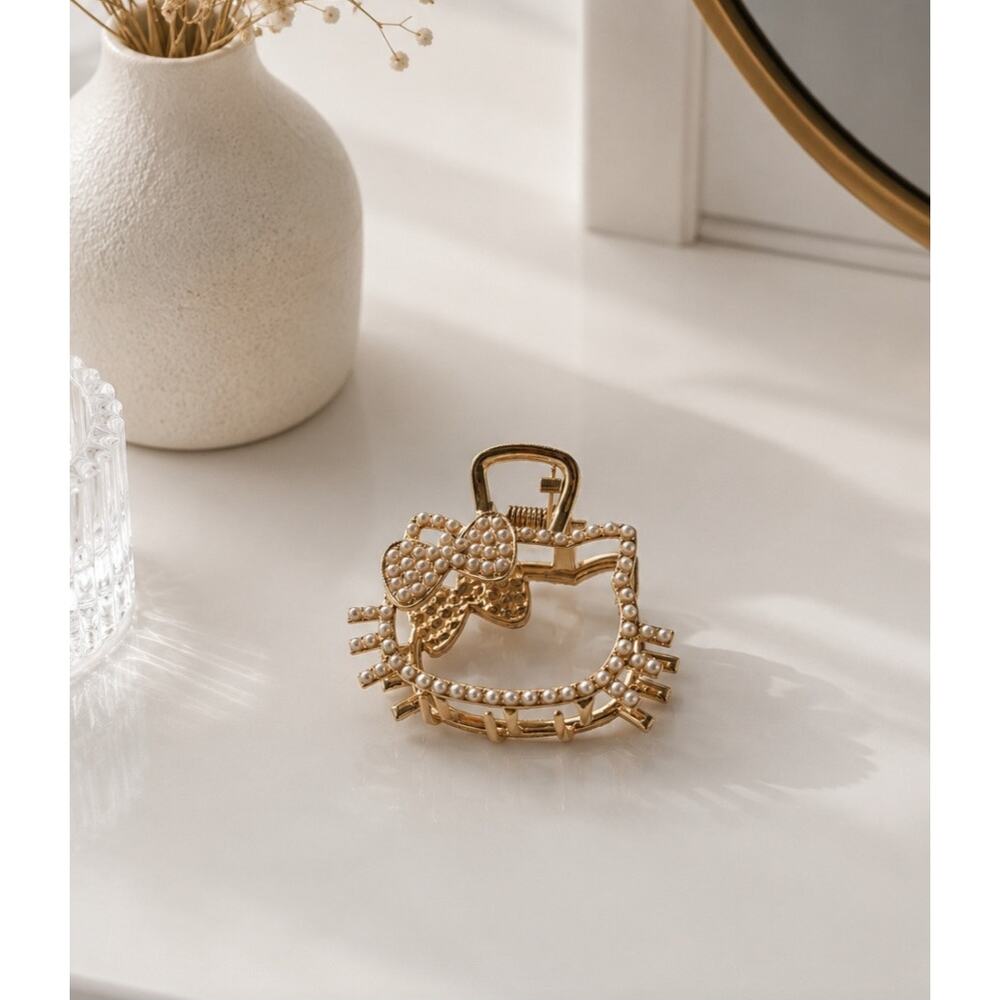 Hello Kitty Gold Pearl Claw Clip New